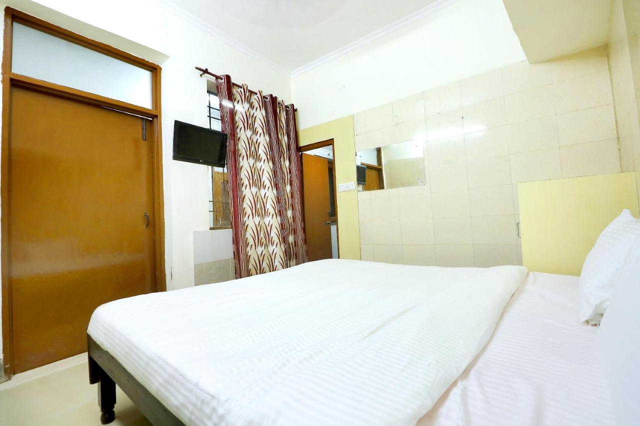 Spot On 44679 Hotel Samrat Sohana Exterior foto