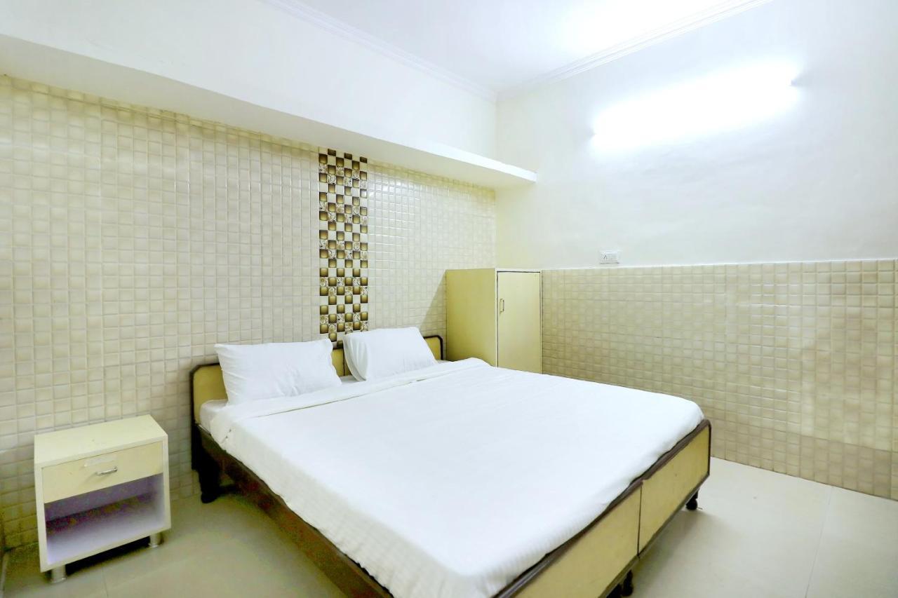 Spot On 44679 Hotel Samrat Sohana Exterior foto