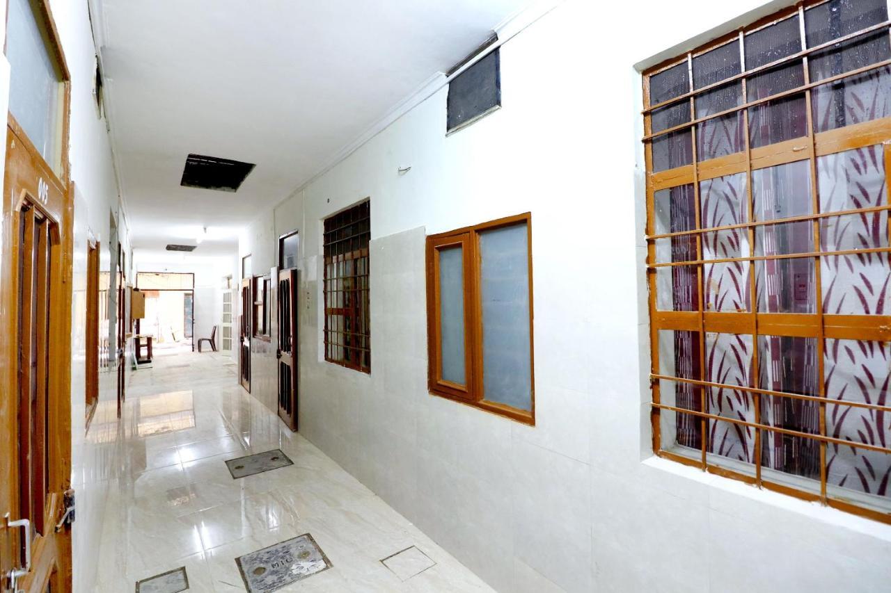 Spot On 44679 Hotel Samrat Sohana Exterior foto