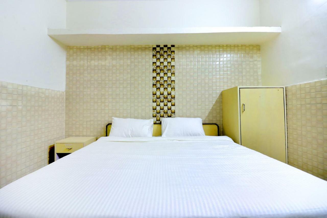 Spot On 44679 Hotel Samrat Sohana Exterior foto