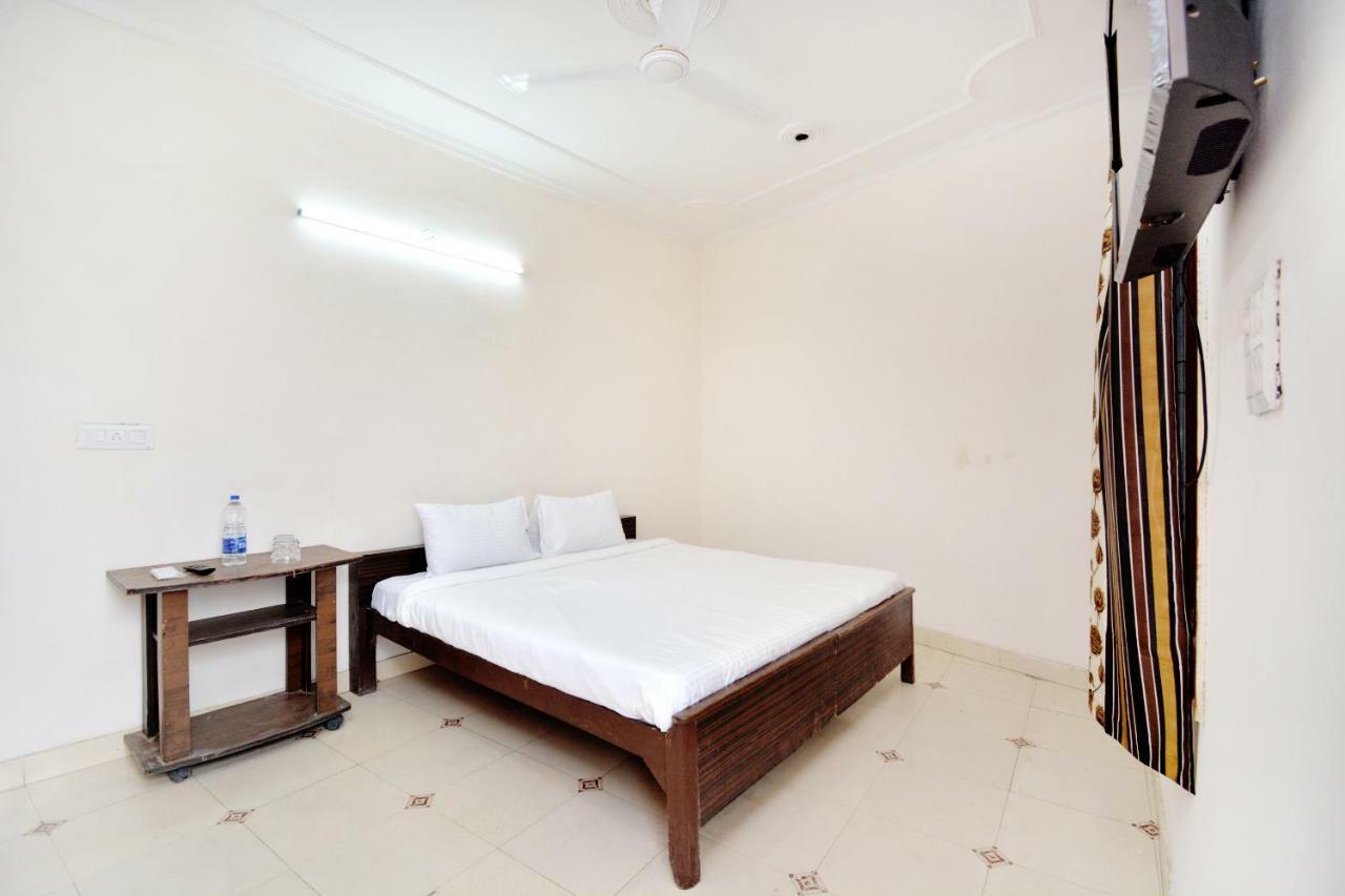 Spot On 44679 Hotel Samrat Sohana Exterior foto