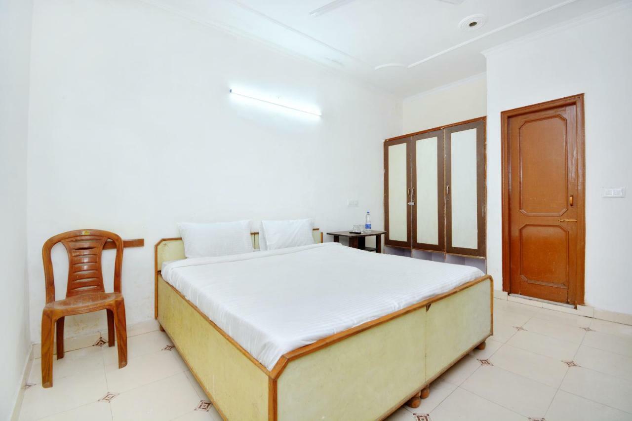 Spot On 44679 Hotel Samrat Sohana Exterior foto