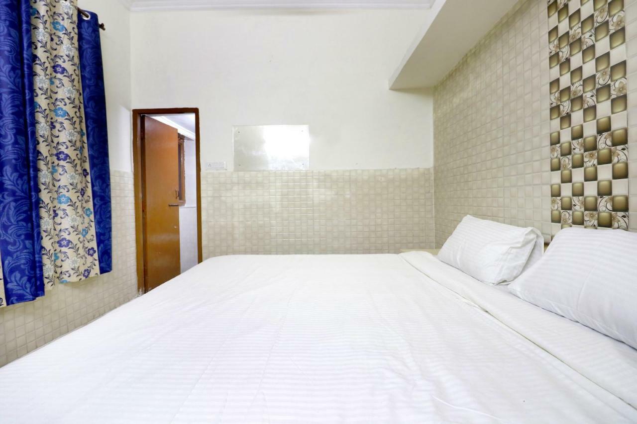 Spot On 44679 Hotel Samrat Sohana Exterior foto